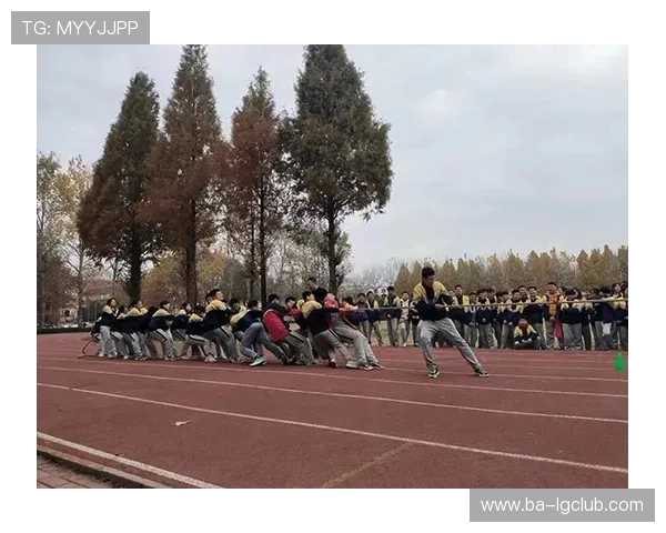 桐梓职校足球队奋勇拼搏创佳绩 学子们挥洒汗水谱写青春篇章